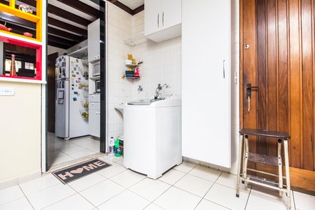 Casa de condomínio à venda com 240m², 3 quartos e 2 vagas Casa de condomínio à venda com 240m², 3 quartos e 2 vagasÁrea de Serviço