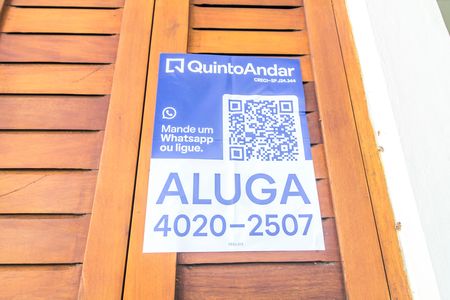 Casa de condomínio à venda com 240m², 3 quartos e 2 vagas Casa de condomínio à venda com 240m², 3 quartos e 2 vagasVista da Rua