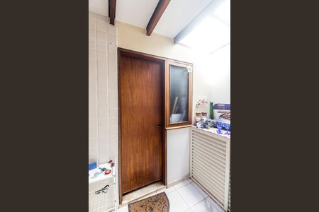 Casa de condomínio à venda com 240m², 3 quartos e 2 vagas Casa de condomínio à venda com 240m², 3 quartos e 2 vagasQuarto de Serviço