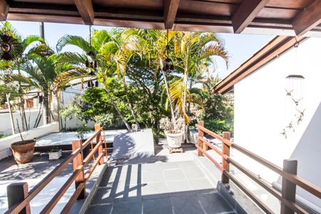 Casa de condomínio à venda com 240m², 3 quartos e 2 vagas Casa de condomínio à venda com 240m², 3 quartos e 2 vagasVaranda