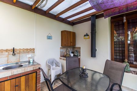 Casa de condomínio à venda com 240m², 3 quartos e 2 vagas Casa de condomínio à venda com 240m², 3 quartos e 2 vagasÁrea gourmet