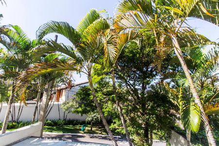 Casa de condomínio à venda com 240m², 3 quartos e 2 vagas Casa de condomínio à venda com 240m², 3 quartos e 2 vagasVista da Varanda