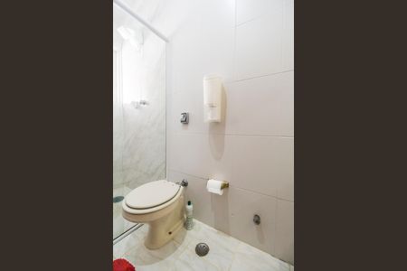 Casa de condomínio à venda com 240m², 3 quartos e 2 vagas Casa de condomínio à venda com 240m², 3 quartos e 2 vagasBanheiro da Suíte