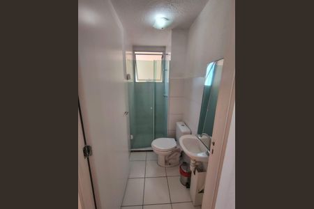 Banheiro de apartamento para alugar com 2 quartos, 40m² em São Pedro, Osasco