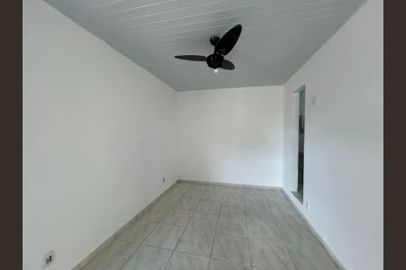 Sala de casa para alugar com 2 quartos, 78m² em Bento Ribeiro, Rio de Janeiro
