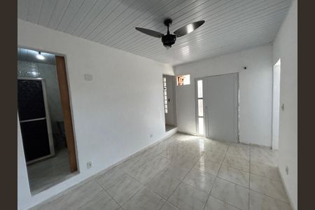 Sala de casa para alugar com 2 quartos, 78m² em Bento Ribeiro, Rio de Janeiro