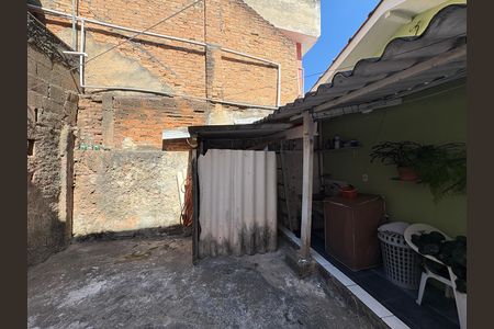Casa à venda com 180m², 2 quartos e 1 vagaÁrea de Serviço/ Quintal 
