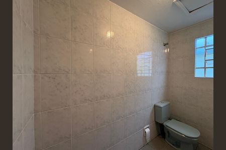 Casa à venda com 180m², 2 quartos e 1 vagaBanheiro
