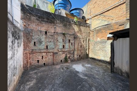 Casa à venda com 180m², 2 quartos e 1 vagaÁrea de Serviço/ Quintal 