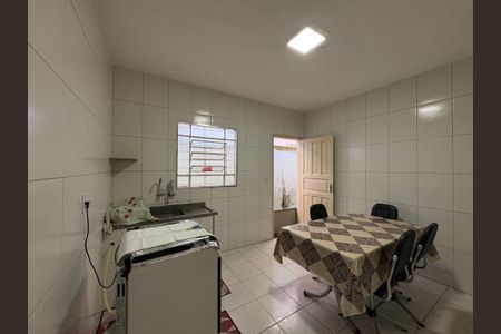 Casa à venda com 180m², 2 quartos e 1 vagaCozinha