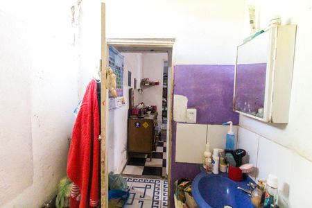 Banheiro de casa para alugar com 1 quarto, 25m² em Jardim Nélia, São Paulo