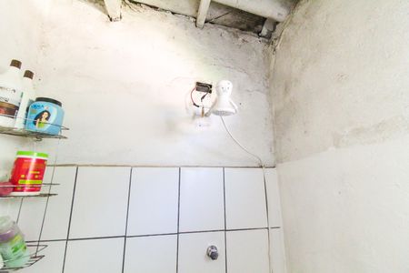 Banheiro de casa para alugar com 1 quarto, 25m² em Jardim Nélia, São Paulo