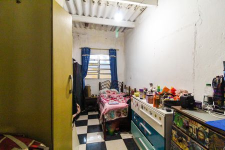 Quarto de casa para alugar com 1 quarto, 25m² em Jardim Nélia, São Paulo