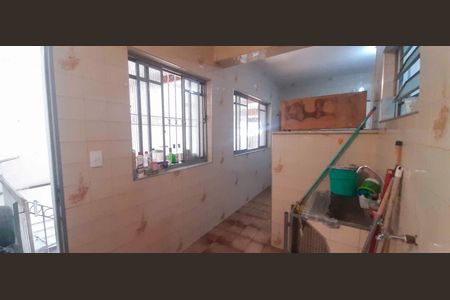Casa à venda com 198m², 4 quartos e 2 vagasÁrea de Serviço