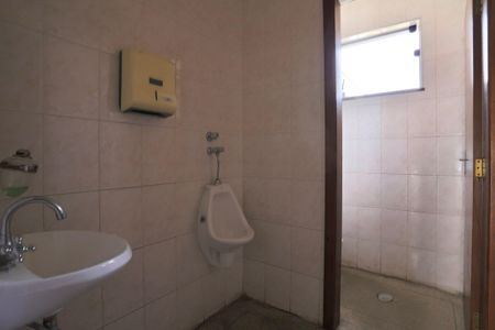 Casa à venda com 210m², 3 quartos e 3 vagasBanheiro 2