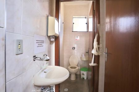 Casa à venda com 210m², 3 quartos e 3 vagasBanheiro 1