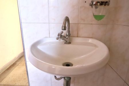 Casa à venda com 210m², 3 quartos e 3 vagasBanheiro 2