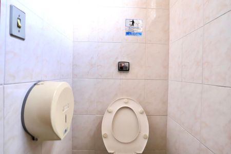 Casa à venda com 210m², 3 quartos e 3 vagasBanheiro 2