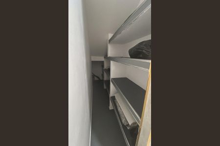 Casa à venda com 180m², 2 quartos e 2 vagasDispensa