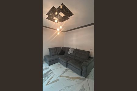 Casa à venda com 180m², 2 quartos e 2 vagasSala