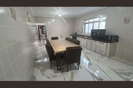 Casa à venda com 180m², 2 quartos e 2 vagasCozinha