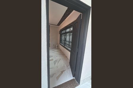Casa à venda com 180m², 2 quartos e 2 vagasSala