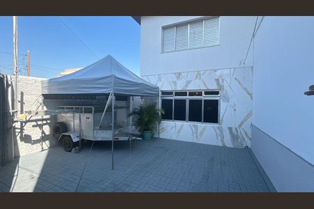 Casa à venda com 180m², 2 quartos e 2 vagasÁrea externa