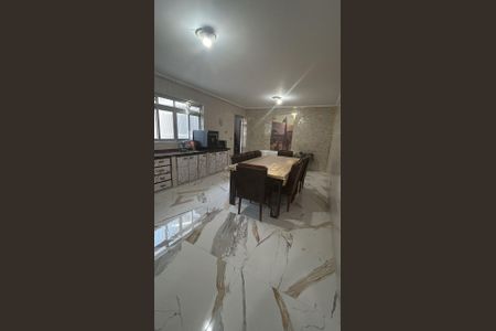 Casa à venda com 180m², 2 quartos e 2 vagasCozinha