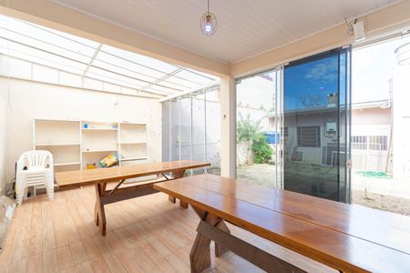 Casa à venda com 140m², 4 quartos e 2 vagas