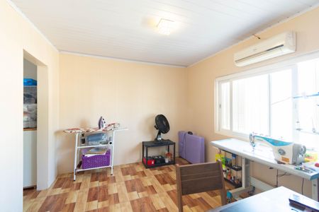 Casa à venda com 4 quartos, 140m² em Fátima, Canoas