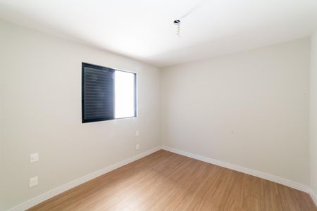 Quarto de apartamento à venda com 1 quarto, 90m² em Sagrada Família, Belo Horizonte
