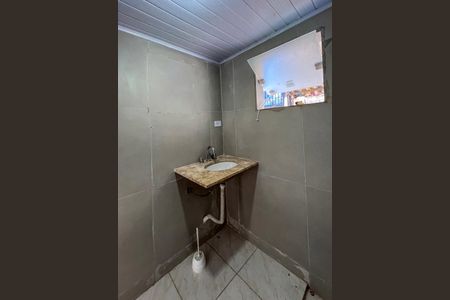 Banheiro de casa para alugar com 1 quarto, 50m² em Vila Moraes, São Paulo