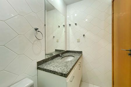 Apartamento para alugar com 199m², 3 quartos e 3 vagasBanheiro da Suíte 1