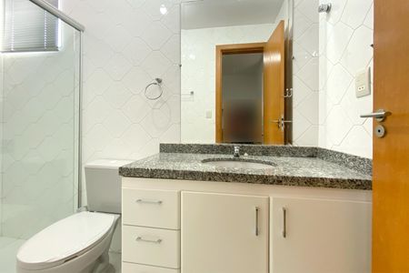 Apartamento para alugar com 199m², 3 quartos e 3 vagasBanheiro da Suíte 1