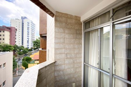 Apartamento para alugar com 199m², 3 quartos e 3 vagasVaranda da Sala