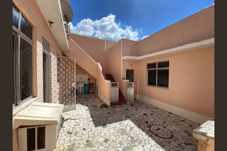 Casa à venda com 400m², 4 quartos e 1 vaga
