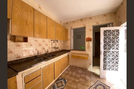 Casa à venda com 400m², 4 quartos e 1 vaga