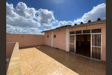 Casa à venda com 400m², 4 quartos e 1 vaga