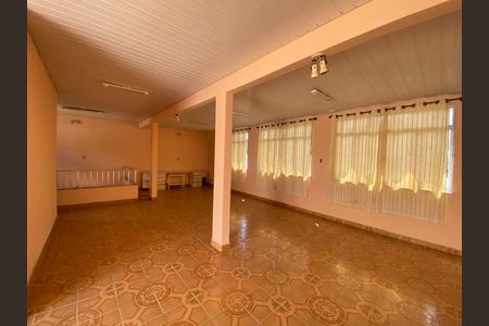 Casa à venda com 400m², 4 quartos e 1 vaga