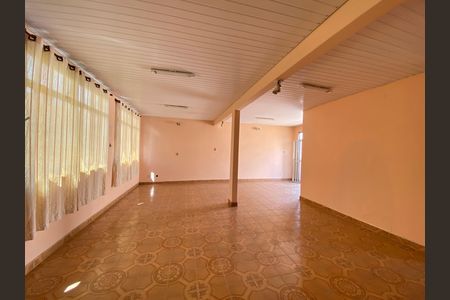 Casa à venda com 400m², 4 quartos e 1 vaga