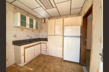 Casa à venda com 400m², 4 quartos e 1 vaga