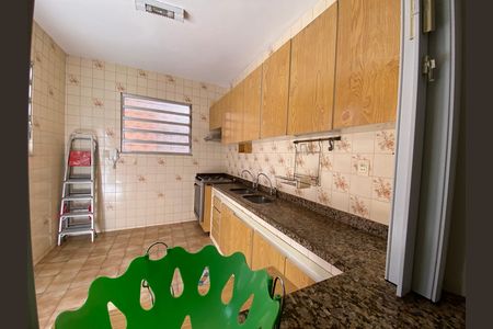 Casa à venda com 400m², 4 quartos e 1 vaga