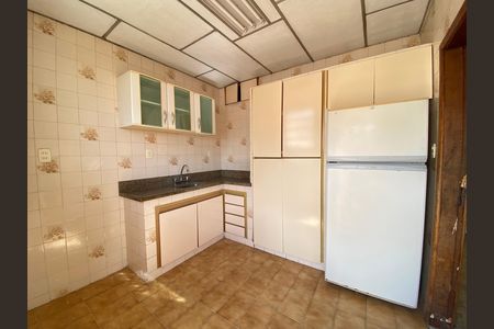 Casa à venda com 400m², 4 quartos e 1 vaga
