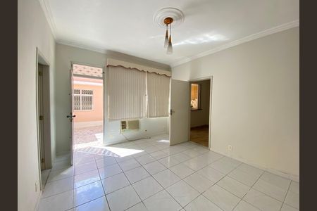 Casa à venda com 400m², 4 quartos e 1 vaga