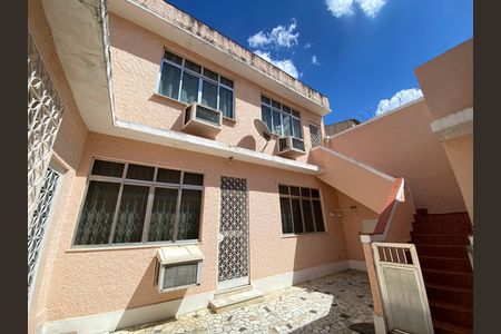 Casa à venda com 400m², 4 quartos e 1 vaga