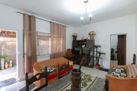 Casa à venda com 3 quartos, 620m² em Floramar, Belo Horizonte