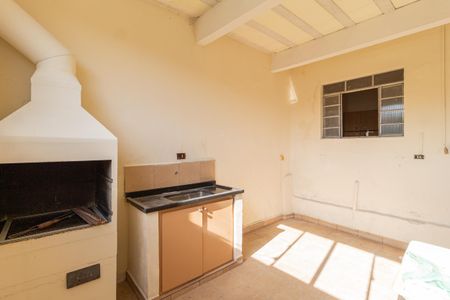 Casa à venda com 250m², 5 quartos e 2 vagas Casa à venda com 250m², 5 quartos e 2 vagasÁrea de serviço