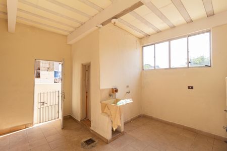Casa à venda com 250m², 5 quartos e 2 vagas Casa à venda com 250m², 5 quartos e 2 vagasÁrea de serviço