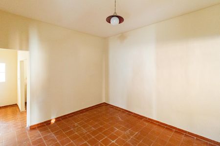 Casa à venda com 250m², 5 quartos e 2 vagas Casa à venda com 250m², 5 quartos e 2 vagasSala