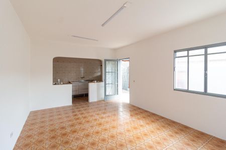 Casa à venda com 250m², 5 quartos e 2 vagas Casa à venda com 250m², 5 quartos e 2 vagasSala